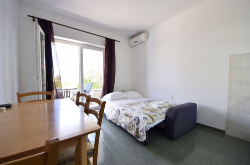 Foto 8 - Apartamento de 1 quarto em Sibenik com piscina e jardim