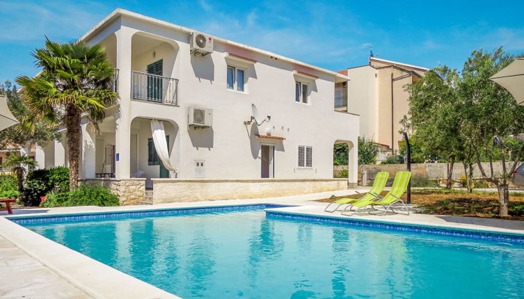 Foto 1 - Appartamento con 1 camera da letto a Sebenico con piscina e vista mare