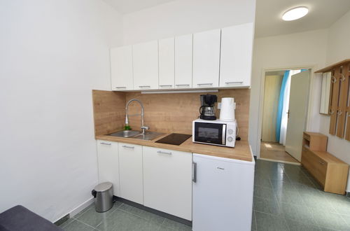 Foto 17 - Apartamento de 1 quarto em Sibenik com piscina e jardim
