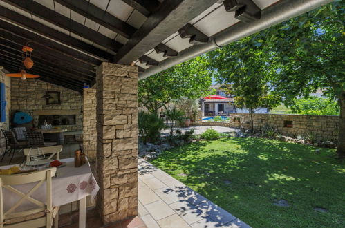Foto 4 - Casa de 5 habitaciones en Sveti Petar u Šumi con piscina privada y jardín