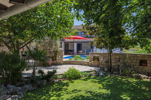 Photo 29 - Maison de 5 chambres à Sveti Petar u Šumi avec piscine privée et jardin