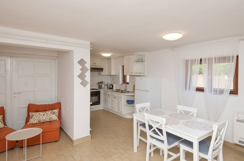 Photo 5 - Appartement de 2 chambres à Zadar avec jardin et terrasse