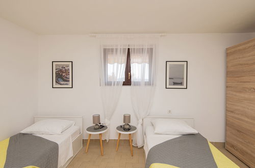 Photo 7 - Appartement de 2 chambres à Zadar avec jardin et terrasse