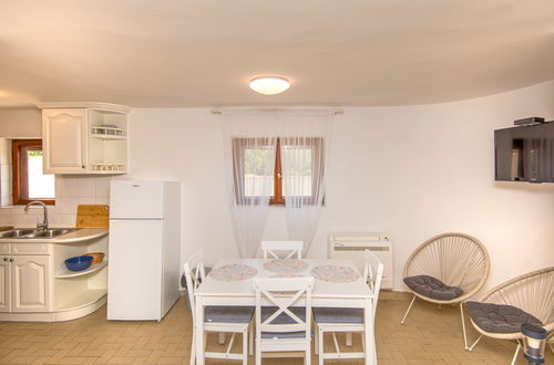 Photo 3 - Appartement de 2 chambres à Zadar avec jardin et terrasse