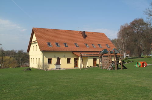 Foto 13 - Apartamento em Jetřichovice com piscina e jardim