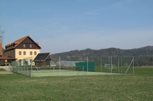 Foto 10 - Apartamento en Jetřichovice con piscina y jardín