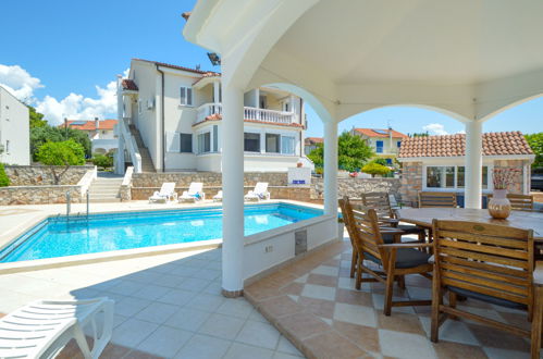 Foto 15 - Apartamento de 1 habitación en Tribunj con piscina y vistas al mar