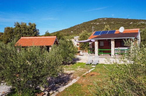 Foto 14 - Haus mit 1 Schlafzimmer in Pašman mit terrasse und blick aufs meer