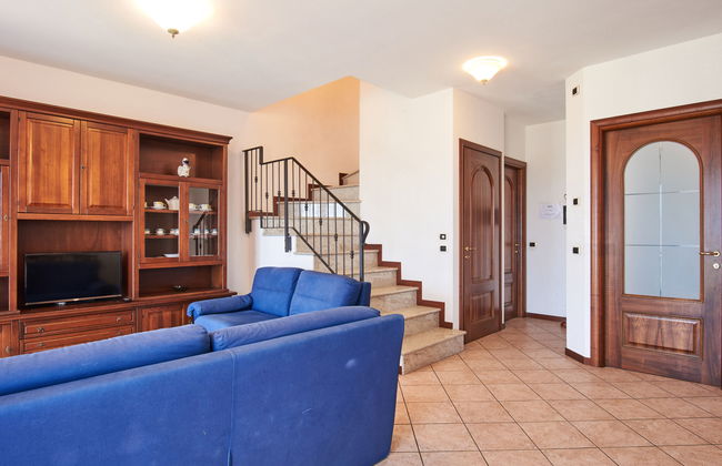 Casa de 4 quartos em Dongo com jardim e terraço - Foto 4