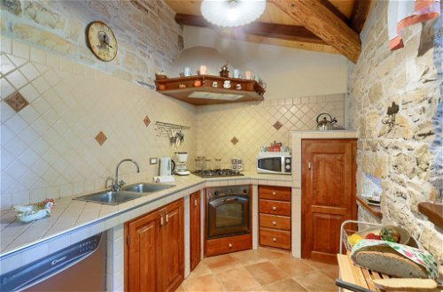 Photo 16 - 2 bedroom House in Sveti Lovreč with private pool and sea view