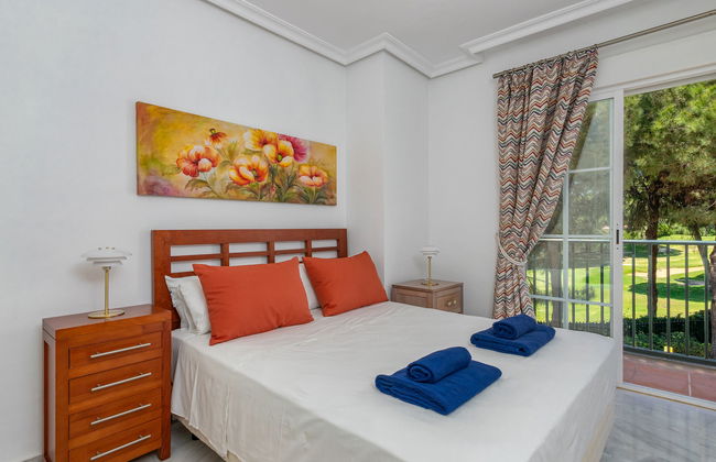 Casa de 4 quartos em Marbella com piscina e jardim - Foto 16