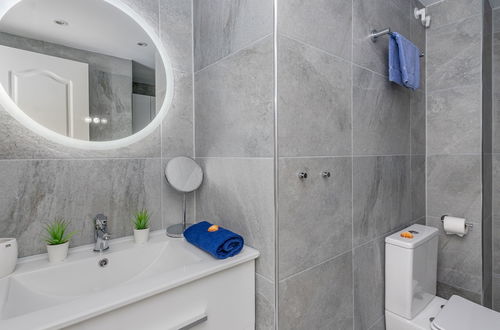 Photo 19 - 3 bedroom House in Marbella with swimming pool and garden