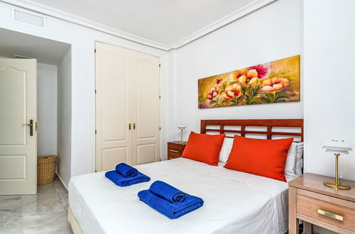 Photo 17 - 3 bedroom House in Marbella with swimming pool and garden