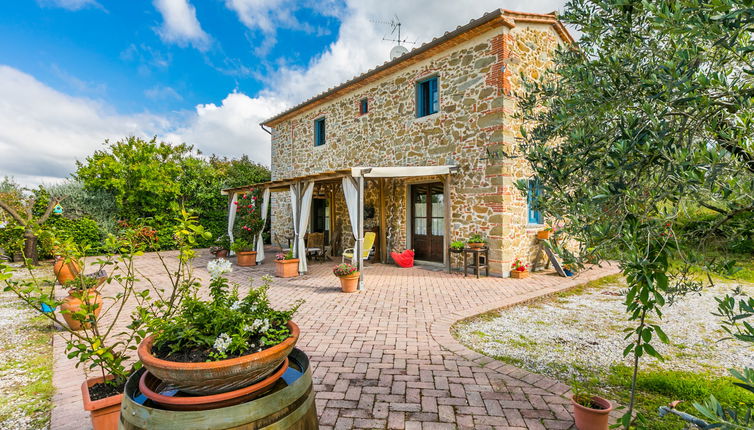 Foto 1 - Casa con 2 camere da letto a Vinci con piscina privata e giardino