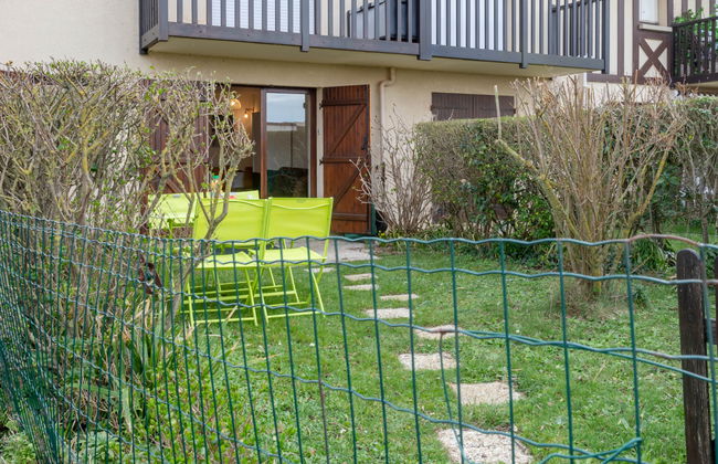 2 bedroom Apartment in Villers-sur-Mer with garden and terrace - Photo 14
