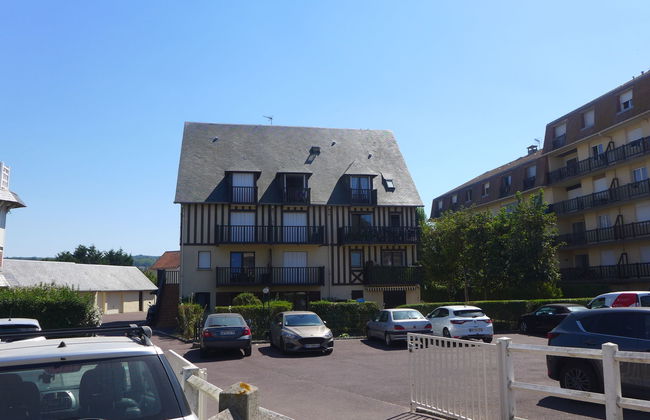 2 bedroom Apartment in Villers-sur-Mer with garden and terrace - Photo 18