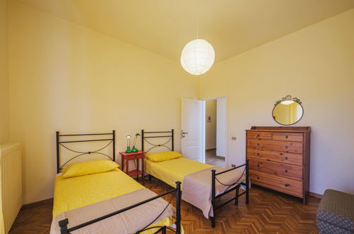 Foto 15 - Casa con 5 camere da letto a Camaiore con piscina privata e giardino