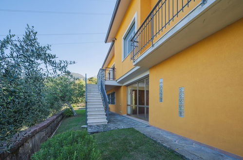 Foto 34 - Casa de 5 quartos em Camaiore com piscina privada e jardim