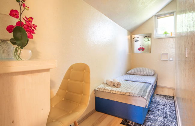 Casa de 3 quartos em Tounj com piscina privada e jardim - Foto 13