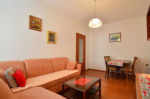 Foto 8 - Apartamento de 1 quarto em Opatija com piscina e vistas do mar