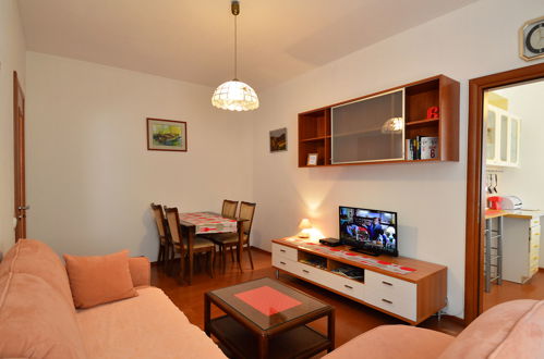 Foto 2 - Apartamento de 1 quarto em Opatija com piscina e jardim