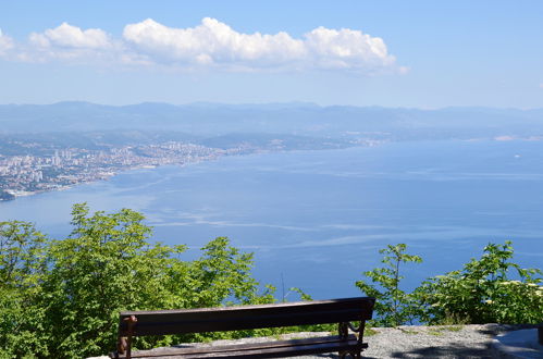 Foto 19 - Appartamento con 1 camera da letto a Opatija con piscina e giardino