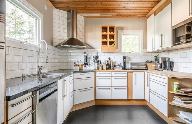 4 bedroom House in Finspång with garden and terrace - Photo 9