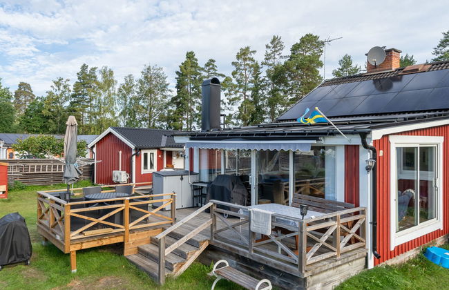 4 bedroom House in Finspång with garden and terrace - Photo 7