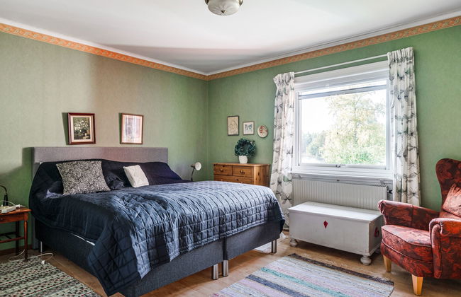 4 bedroom House in Finspång with garden and terrace - Photo 4