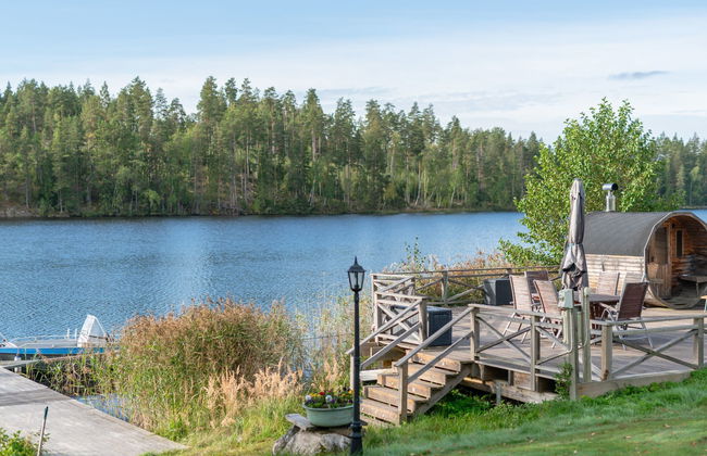 4 bedroom House in Finspång with garden and terrace - Photo 2