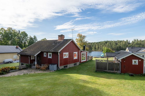 Foto 1 - Casa de 3 quartos em Finspång com jardim e terraço
