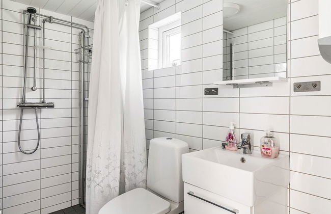 4 bedroom House in Finspång with garden and terrace - Photo 19