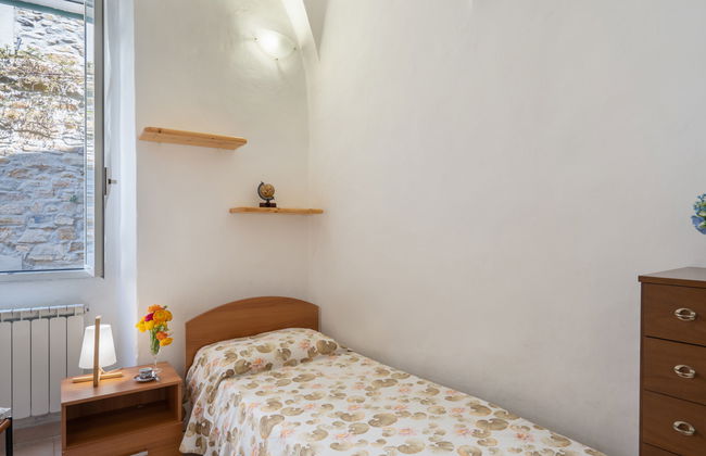 Casa de 4 quartos em Cipressa com jardim e terraço - Foto 8