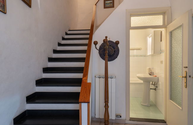 Casa de 4 quartos em Cipressa com jardim e terraço - Foto 13