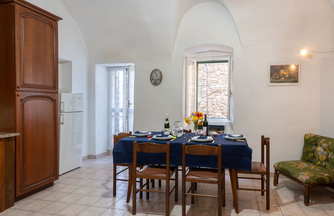 Casa de 4 quartos em Cipressa com jardim e terraço - Foto 14