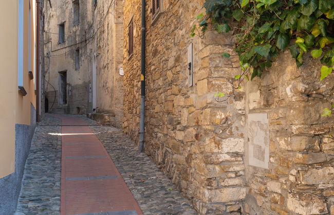 Casa de 4 quartos em Cipressa com jardim e terraço - Foto 16