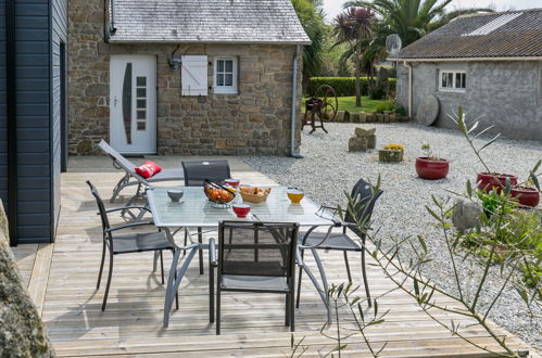 Photo 2 - Maison de 3 chambres à Plounévez-Lochrist avec jardin et terrasse