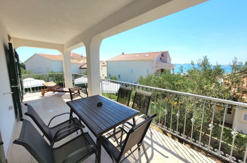 Foto 4 - Apartamento de 3 quartos em Sibenik com piscina e vistas do mar