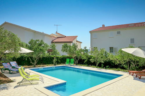 Foto 25 - Apartamento de 3 quartos em Sibenik com piscina e jardim