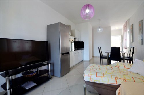 Photo 17 - 3 bedroom Apartment in Sibenik with swimming pool and sea view