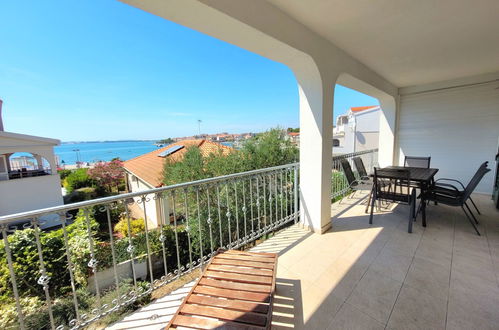 Photo 3 - 3 bedroom Apartment in Sibenik with swimming pool and garden