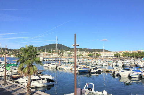 Foto 18 - Apartamento de 2 quartos em Sainte-Maxime com piscina e vistas do mar