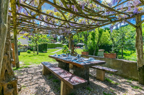 Foto 3 - Casa con 5 camere da letto a Greve in Chianti con piscina privata e giardino