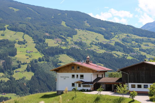 Foto 18 - Apartment mit 3 Schlafzimmern in Aschau im Zillertal mit garten