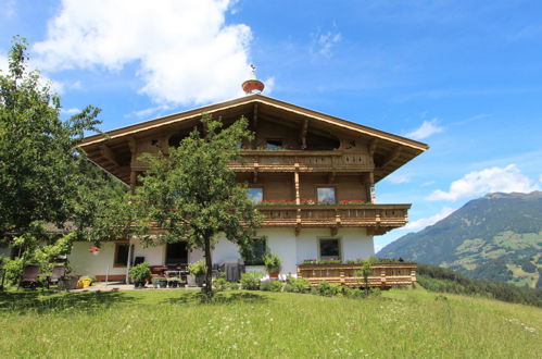 Foto 16 - Apartment mit 3 Schlafzimmern in Aschau im Zillertal mit blick auf die berge