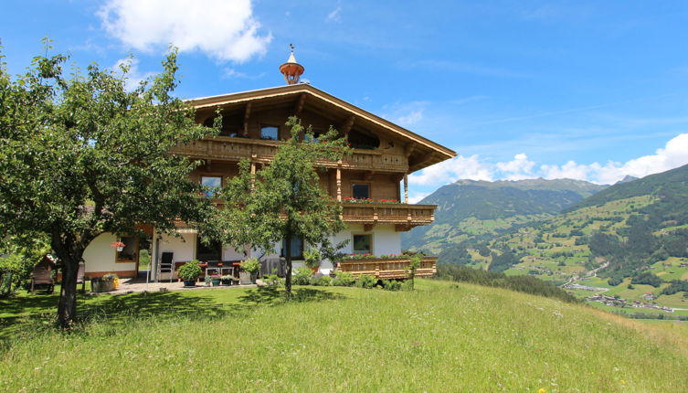 Photo 1 - Appartement de 2 chambres à Aschau im Zillertal avec jardin et vues sur la montagne