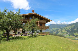 Foto 1 - Apartamento de 2 quartos em Aschau im Zillertal com jardim e vista para a montanha