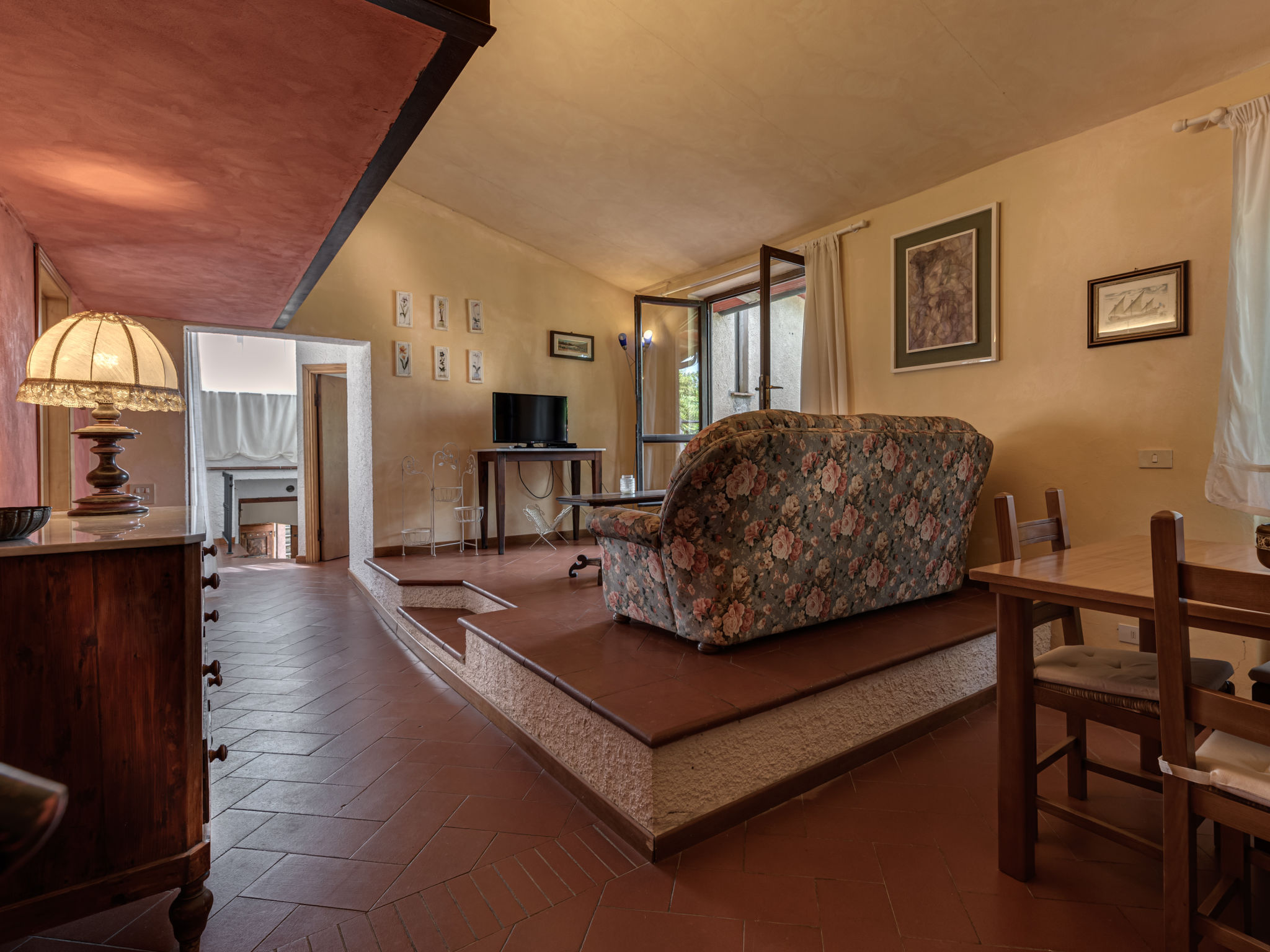 Foto 16 - Casa con 4 camere da letto a San Gimignano con piscina e giardino