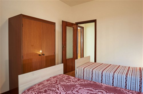 Foto 15 - Appartamento con 2 camere da letto a Dongo con vista sulle montagne