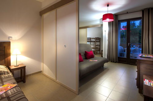 Foto 8 - Apartment mit 2 Schlafzimmern in Les Eyzies mit schwimmbad und terrasse